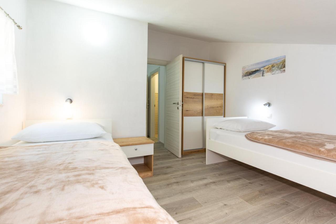 Apartments Augustinovic バスカ エクステリア 写真