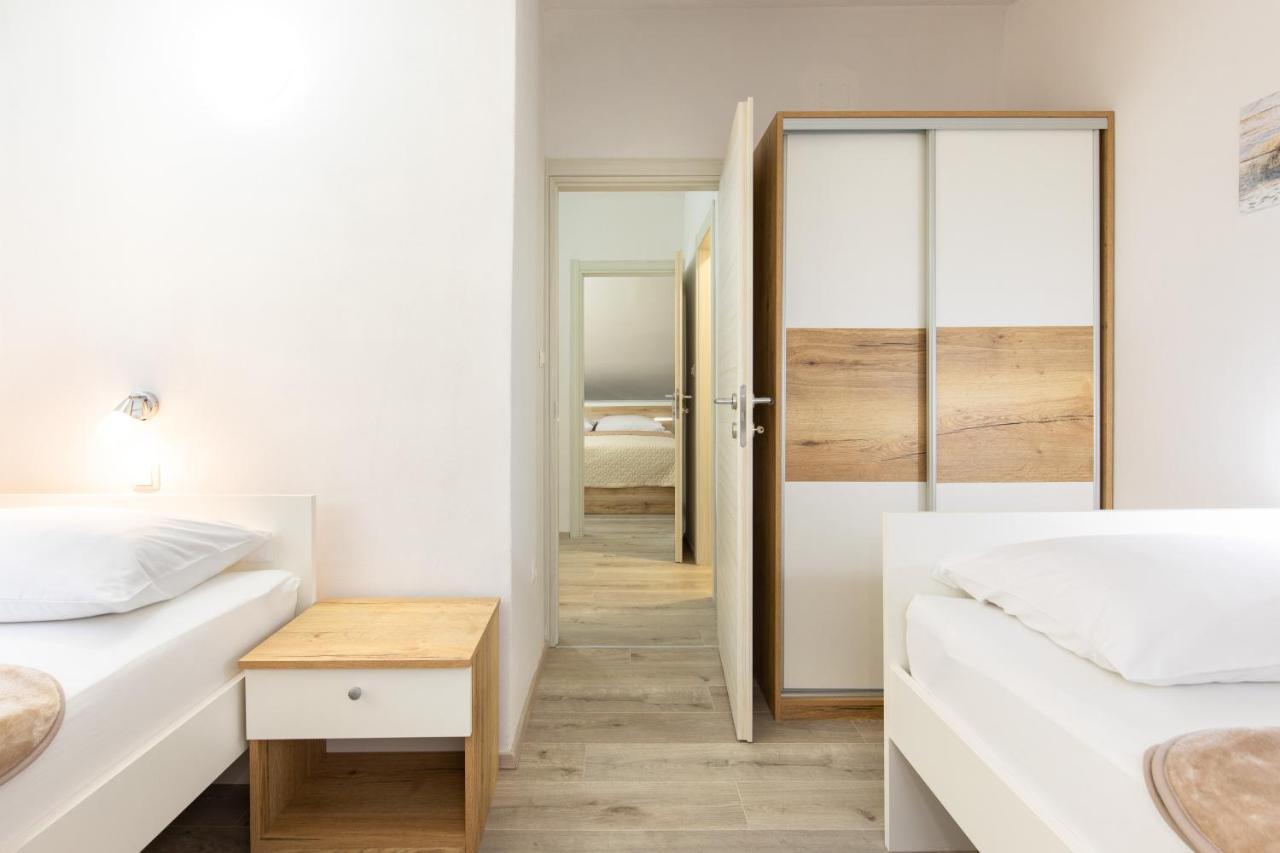Apartments Augustinovic バスカ エクステリア 写真